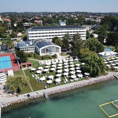 Hotel Marina Port Balatonkenese Exterior foto